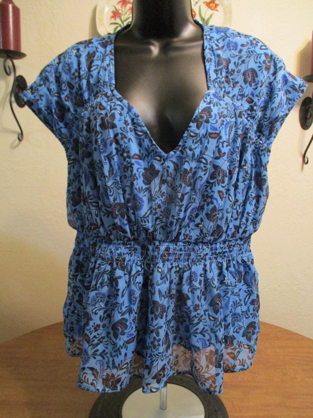 OLD NAVY BLUE FLORAL SMOCKED V NECK PULLOVER  BLOUSE L